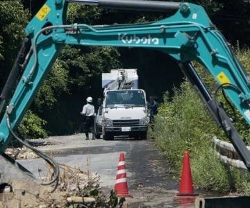 通行止め現場　シオカラトンボ羽休める